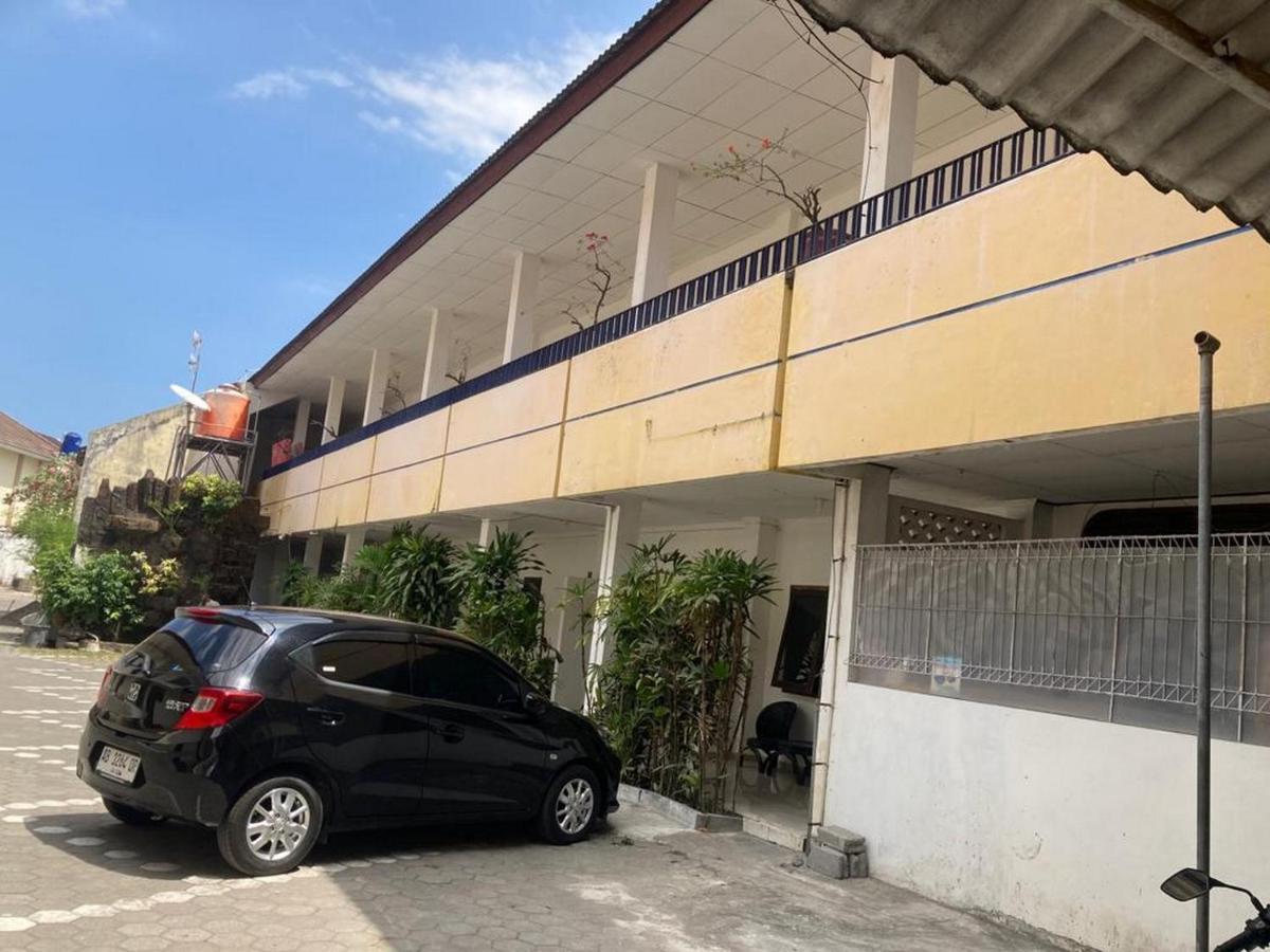 Hotel Surya Citra Jogja A Mitra Reddoorz 日惹 外观 照片